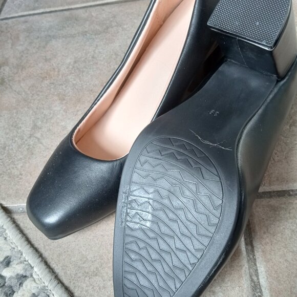 Shoes - Picture 2 of 4